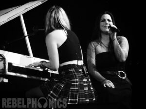Lzzy Hale of Halestorm with Amy Lee of Evanescence