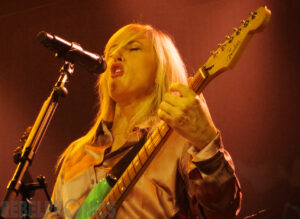 Liz Phair performs at the Ryman Auditorium, Nashville, TN, on 11/27/2003. Photos by Annie Govekar @anniemgo