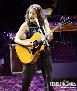 Ani DiFranco - Ryman Auditorium - Nashville, TN. 5/1/26 Photo by Annie Marie Govekar @anniemgo