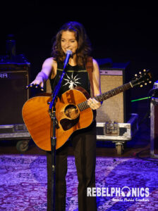 Ani DiFranco - Ryman Auditorium - Nashville, TN. 5/1/26 Photo by Annie Marie Govekar @anniemgo